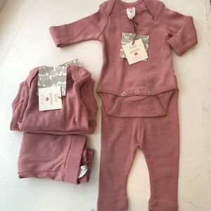 NWT 0-3m Kate Quinn & Quincy Mae organic cotton essentials Bundle